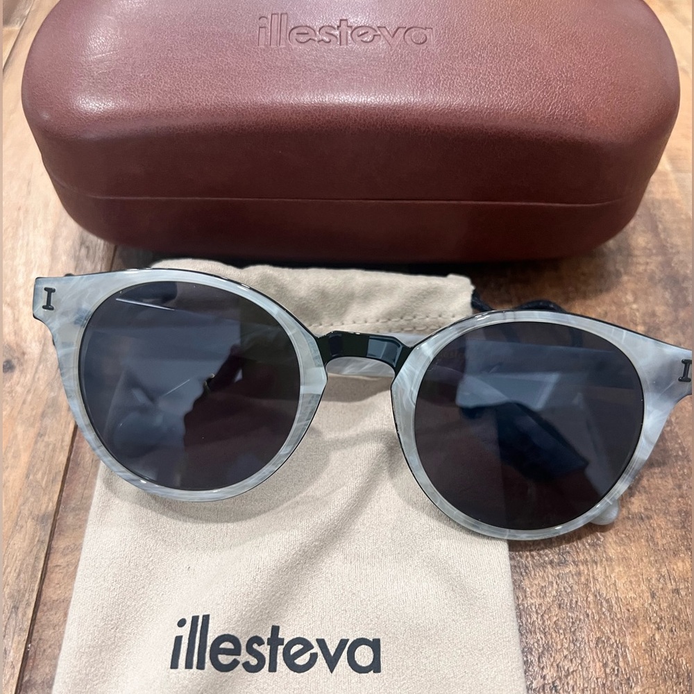 Illesteva amalfi sunglasses